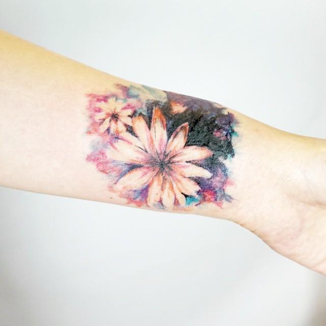 180 Delicate Feminine Tattoos - Lovely Photos