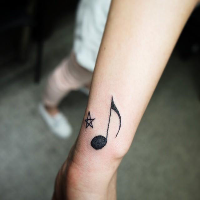 60 Tattoos of musical notes