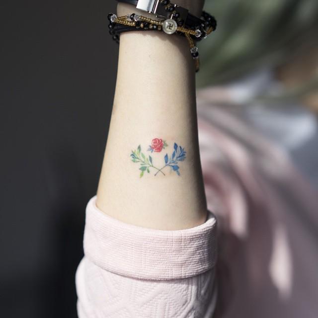 180 Delicate Feminine Tattoos - Lovely Photos