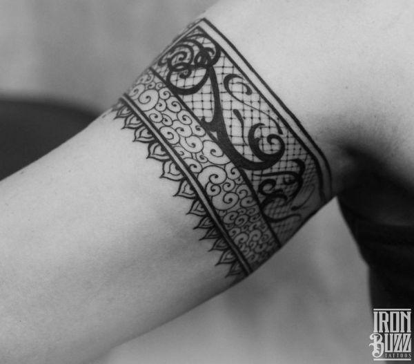 Essentially the most stunning bracelet tattoos for ladies