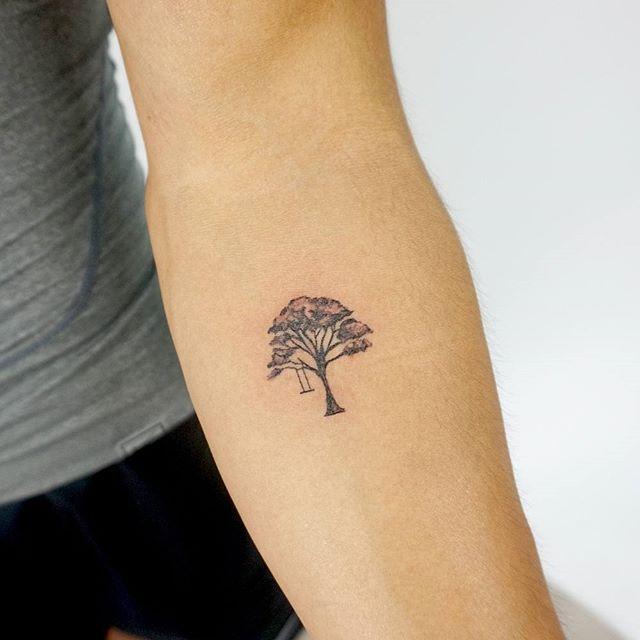 180 Delicate Feminine Tattoos - Lovely Photos