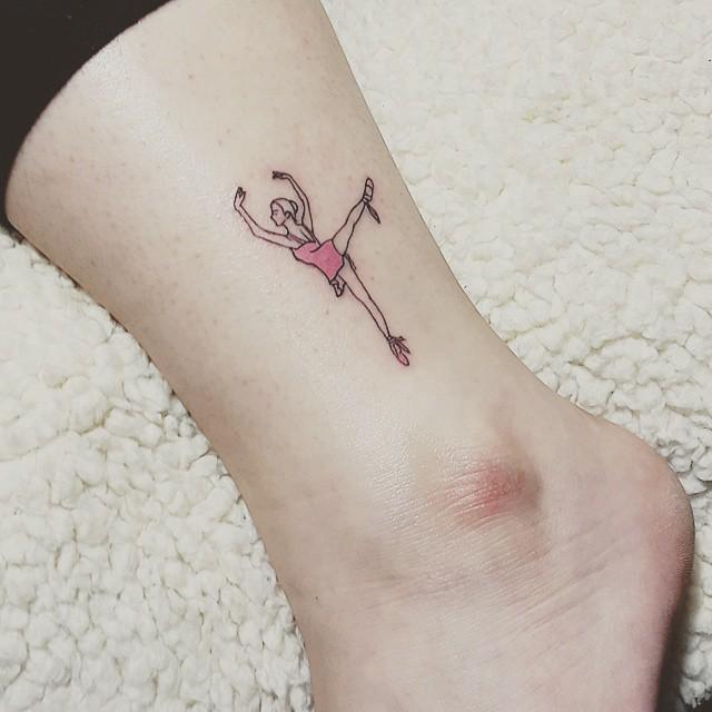 180 Delicate Feminine Tattoos - Lovely Photos