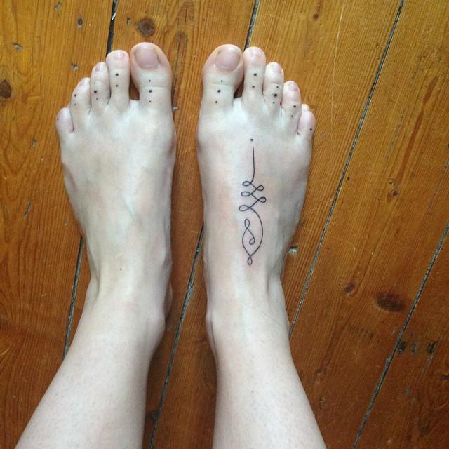 100 Tattoos on the Foot - Stunning and Inspiring Photographs