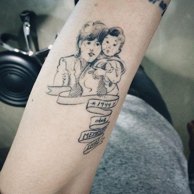 85 Household tattoos representing the union of family members