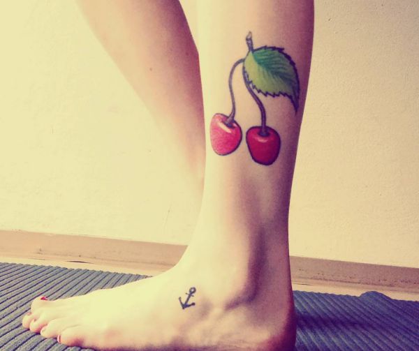 Cherry Tattoo - hvilket betyder motiver og funky designs