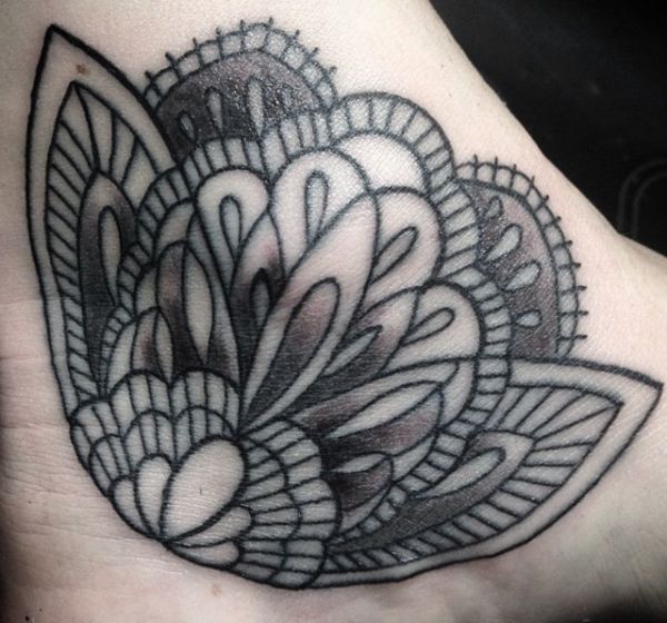 24 stunning tulip tattoos and their meanings