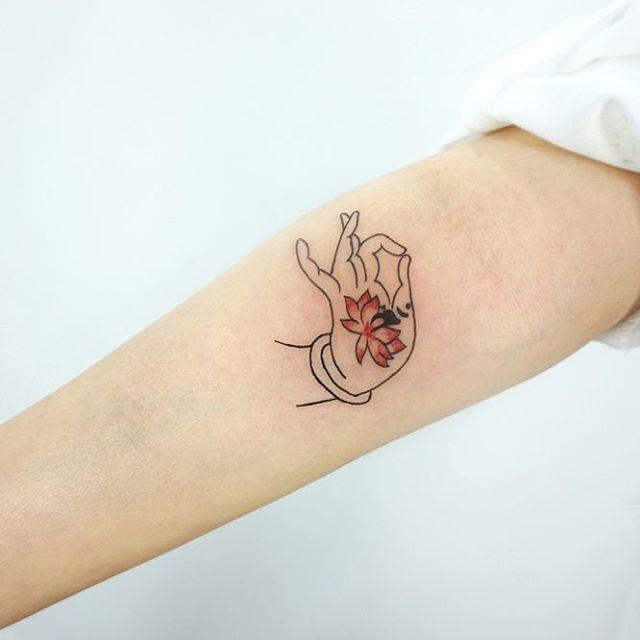 180 Delicate Feminine Tattoos - Lovely Photos