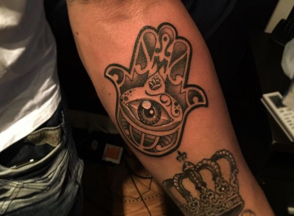 Hamsa (The Hand of Fatima) Tattoo - Which means & 30 Concepts