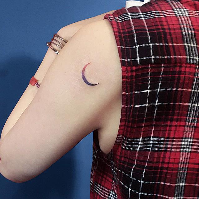 180 Delicate Feminine Tattoos - Lovely Photos