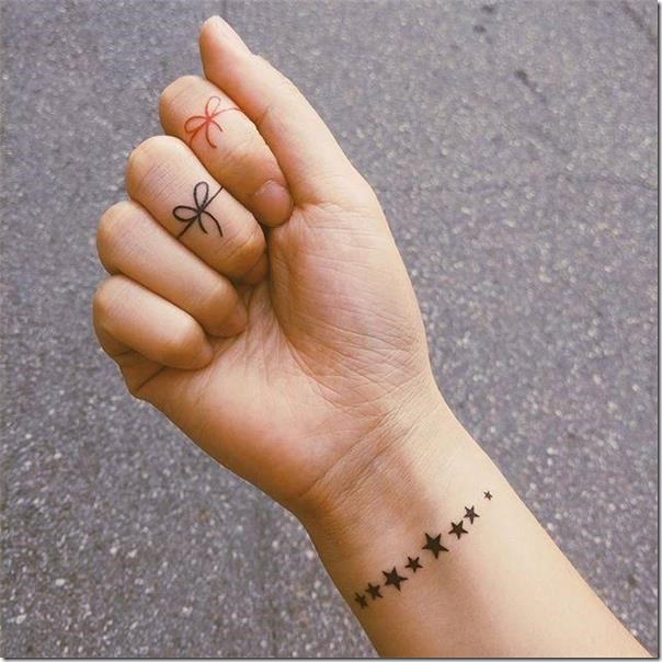 Finger Tattoos - Stunning and Inventive Fashions