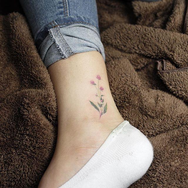 180 Delicate Feminine Tattoos - Lovely Photos