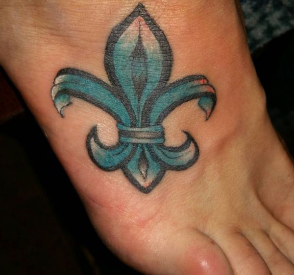 12 French Fleur de Lis (fleur-de-lis) tattoos & its that means