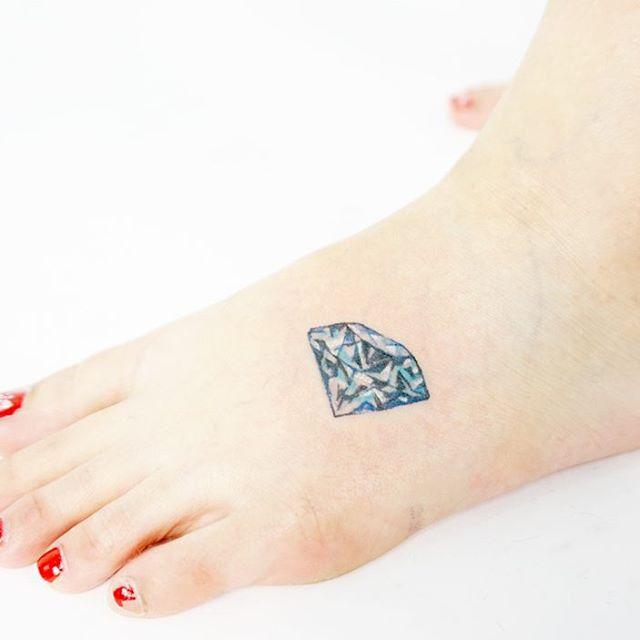 100 Tattoos on the Foot - Stunning and Inspiring Photographs