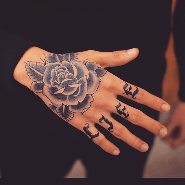 80 Tattoos on the Lovely Hand (the most effective images!)