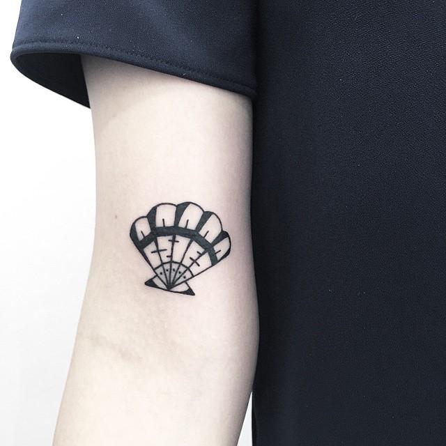 180 Delicate Feminine Tattoos - Lovely Photos