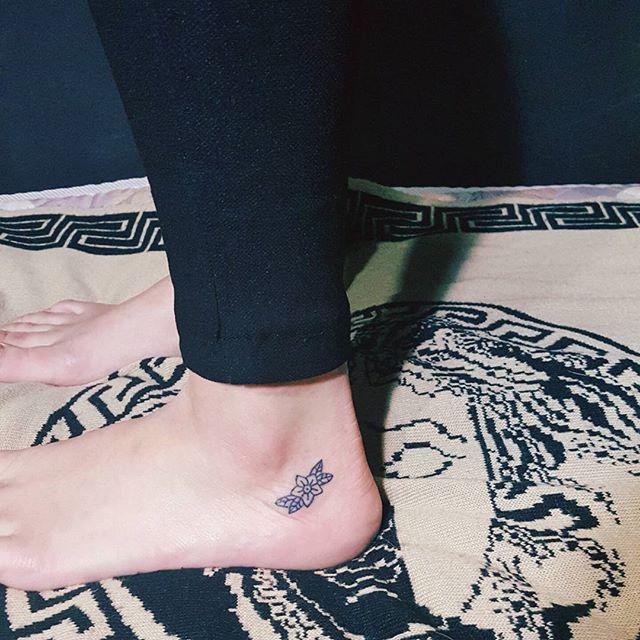 100 Tattoos on the Foot - Stunning and Inspiring Photographs