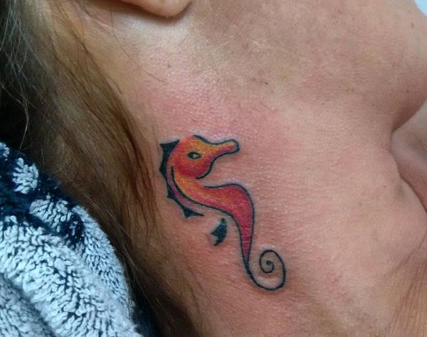 21 seahorse tattoos - as a tattoo the animal stands for endurance
