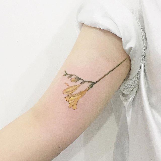 180 Delicate Feminine Tattoos - Lovely Photos