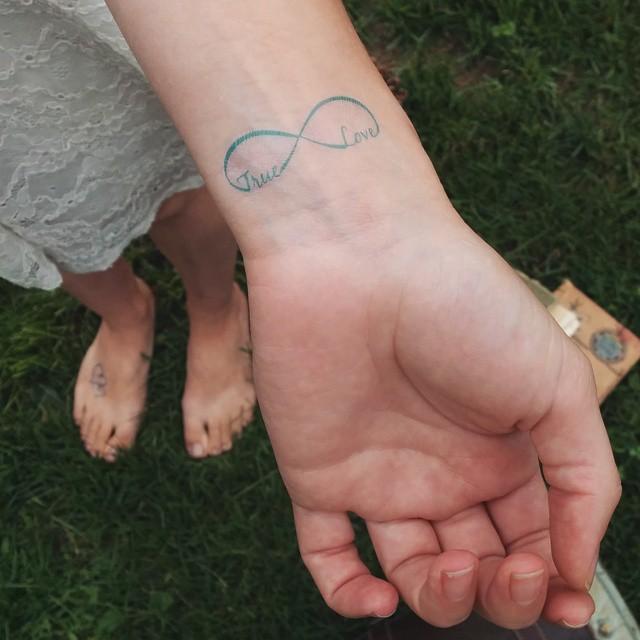 120 Tattoos on the Wrist (probably the most lovely photographs!)