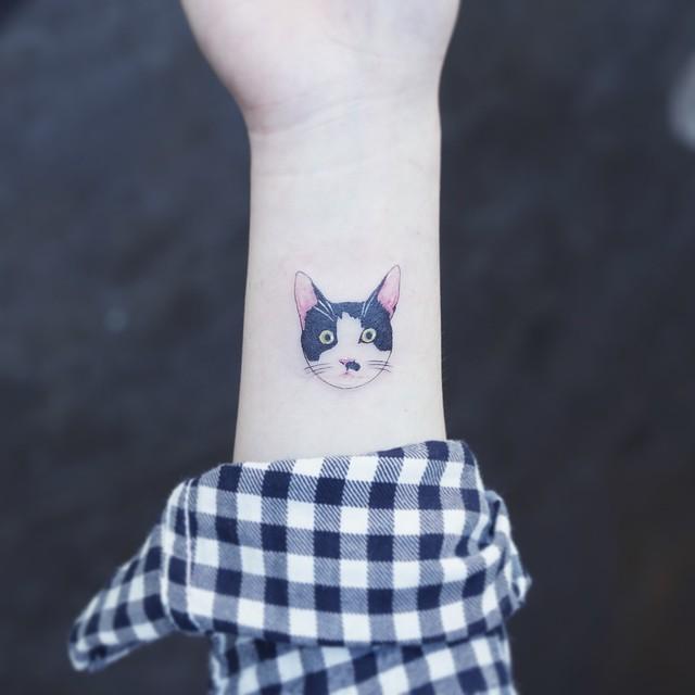 120 Tattoos on the Wrist (probably the most lovely photographs!)