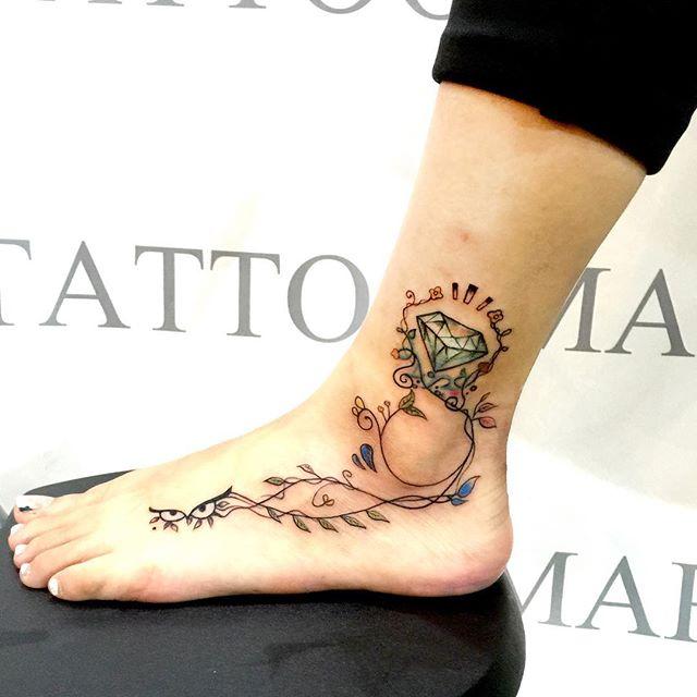 100 Tattoos on the Foot - Stunning and Inspiring Photographs