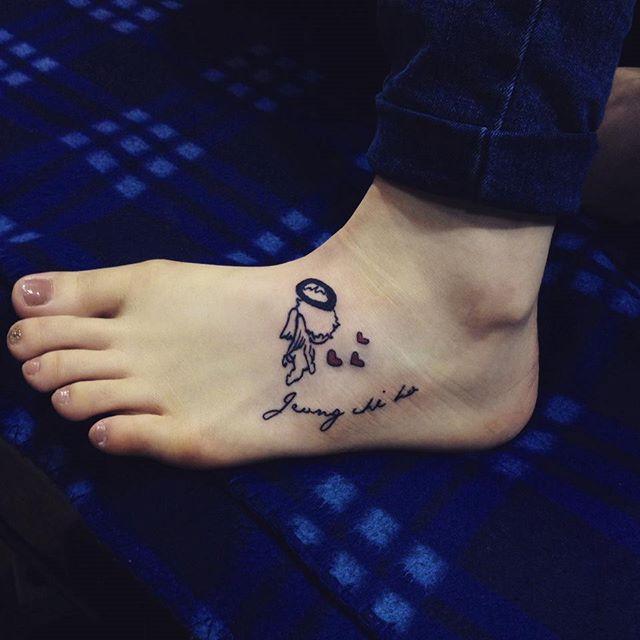 100 Tattoos on the Foot - Stunning and Inspiring Photographs