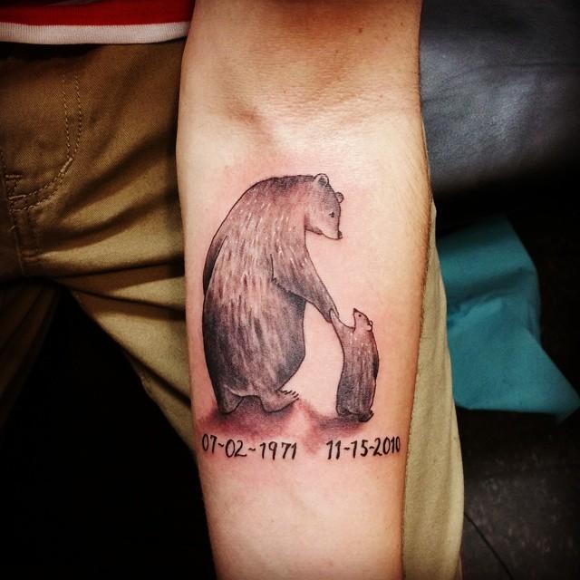 85 Household tattoos representing the union of family members