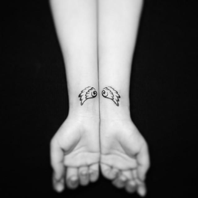 120 Tattoos on the Wrist (probably the most lovely photographs!)