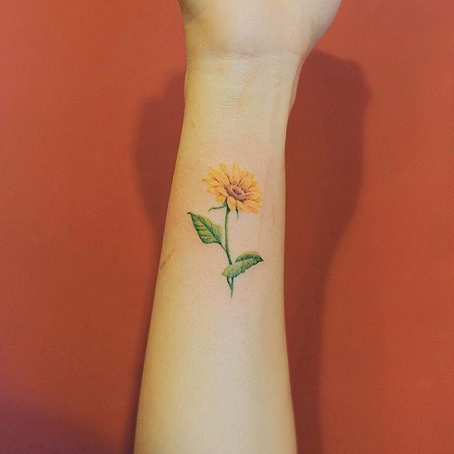 120 Tattoos on the Wrist (probably the most lovely photographs!)