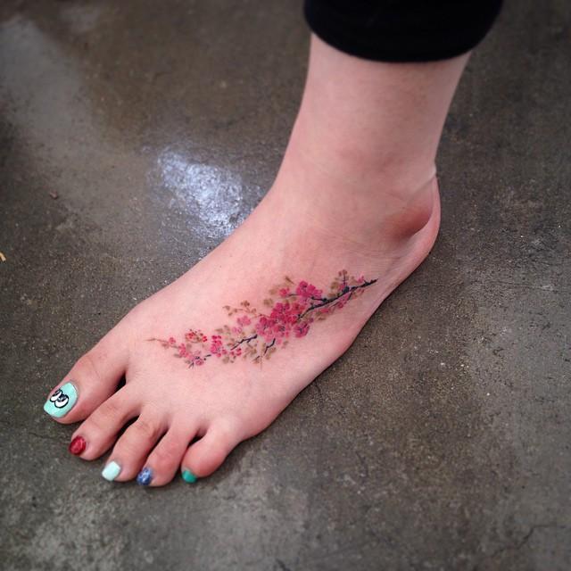 100 Tattoos on the Foot - Stunning and Inspiring Photographs