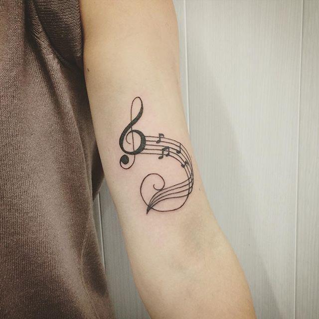 60 Tattoos of musical notes