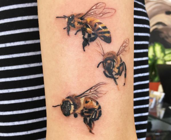 Bees Tattoos: Designs and meanings