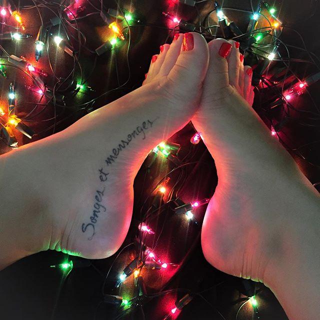 100 Tattoos on the Foot - Stunning and Inspiring Photographs