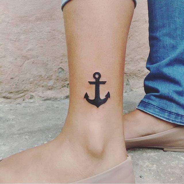 180 Delicate Feminine Tattoos - Lovely Photos