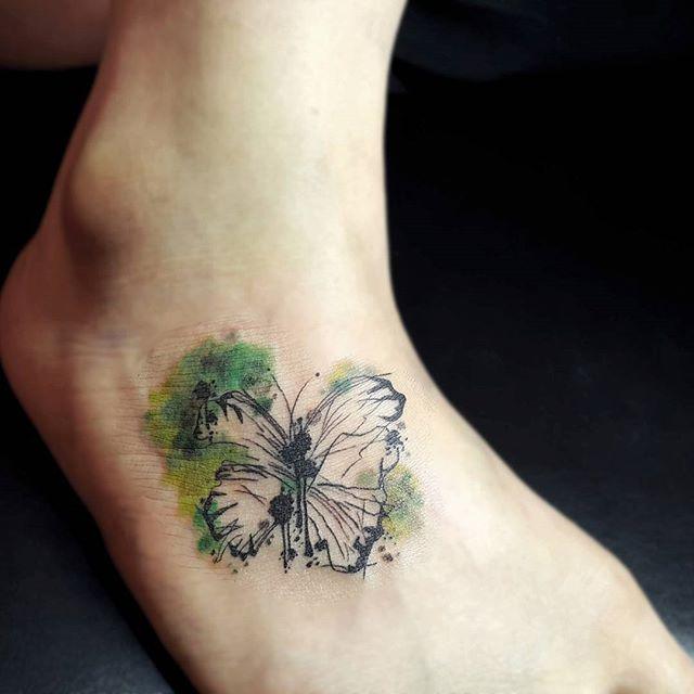 100 Tattoos on the Foot - Stunning and Inspiring Photographs