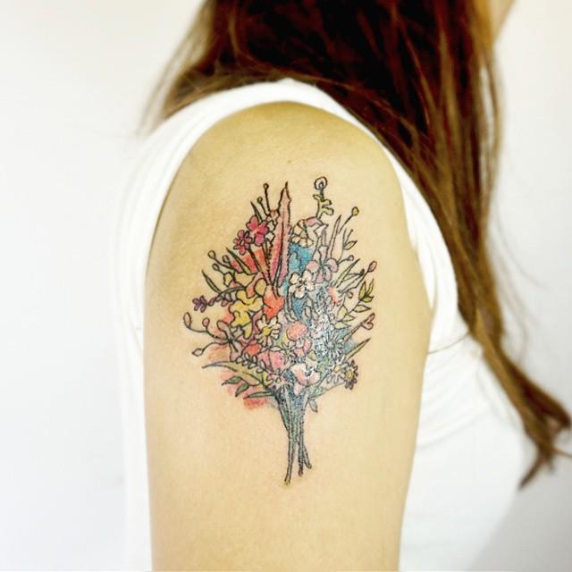 180 Delicate Feminine Tattoos - Lovely Photos