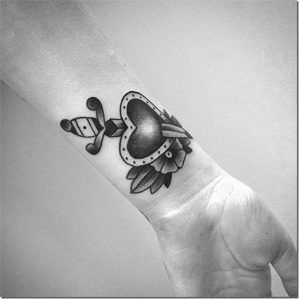 Lovely and Inspiring Coronary heart Tattoos