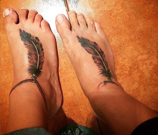 19 mysterious Native American feather tattoos and meanings