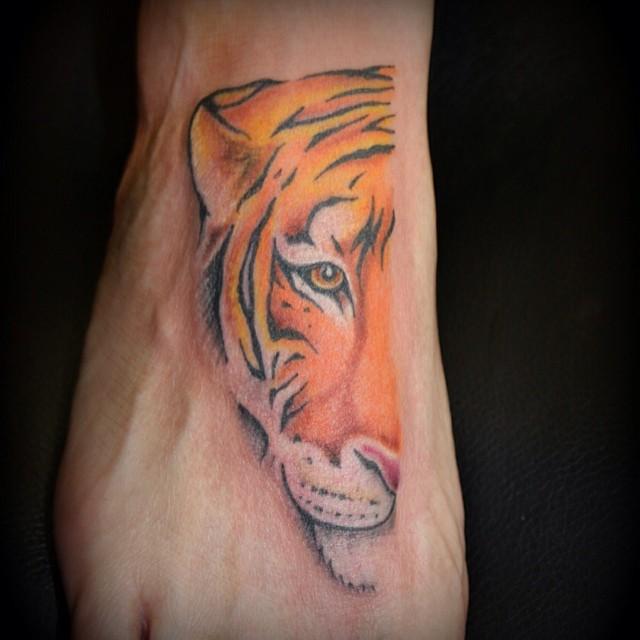 100 Tattoos on the Foot - Stunning and Inspiring Photographs