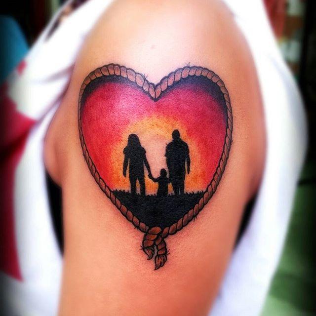 85 Household tattoos representing the union of family members