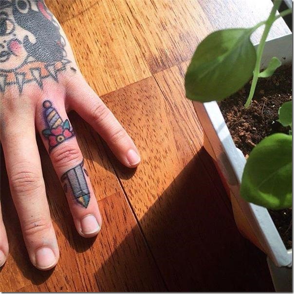 Finger Tattoos - Stunning and Inventive Fashions