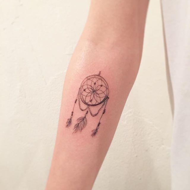 180 Delicate Feminine Tattoos - Lovely Photos