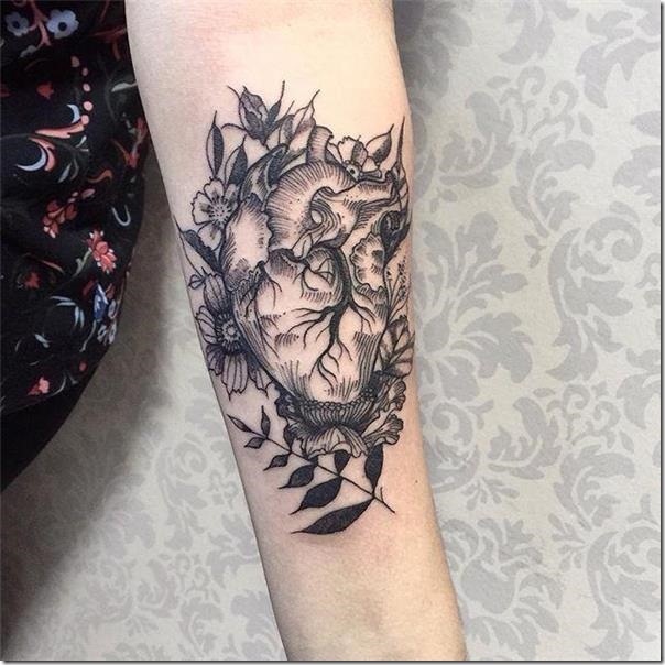 Lovely and Inspiring Coronary heart Tattoos