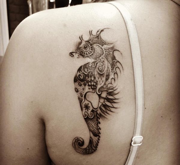 21 seahorse tattoos - as a tattoo the animal stands for endurance