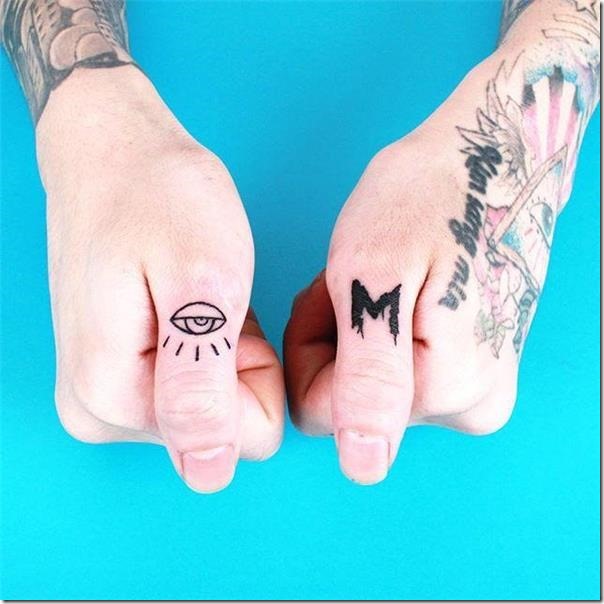 Finger Tattoos - Stunning and Inventive Fashions