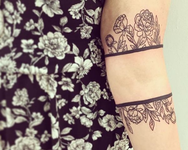 Essentially the most stunning bracelet tattoos for ladies