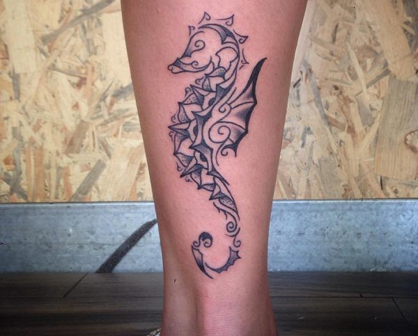 21 seahorse tattoos - as a tattoo the animal stands for endurance