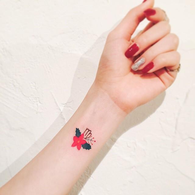 180 Delicate Feminine Tattoos - Lovely Photos