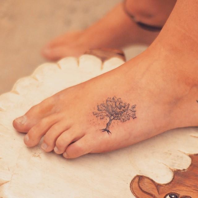 100 Tattoos on the Foot - Stunning and Inspiring Photographs