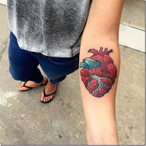 Lovely and Inspiring Coronary heart Tattoos